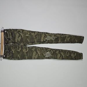 American Eagle super stretch X size 00 green and brown camo jeggings